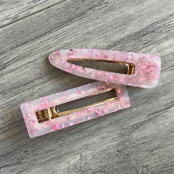 FREE add on | Set of 2 Hair Clips NWOT - Picture 1 of 4